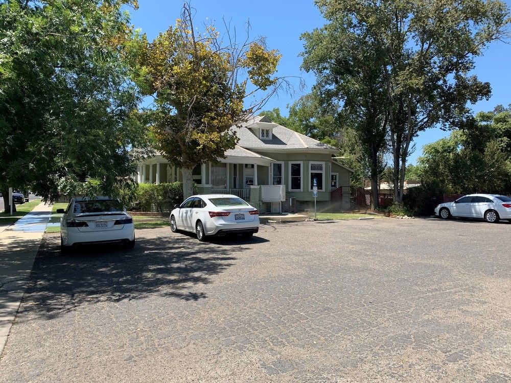 ±1,700 SF Professional Freestanding Office Building For Sale: 112 W Elm St, Hanford, CA 93230